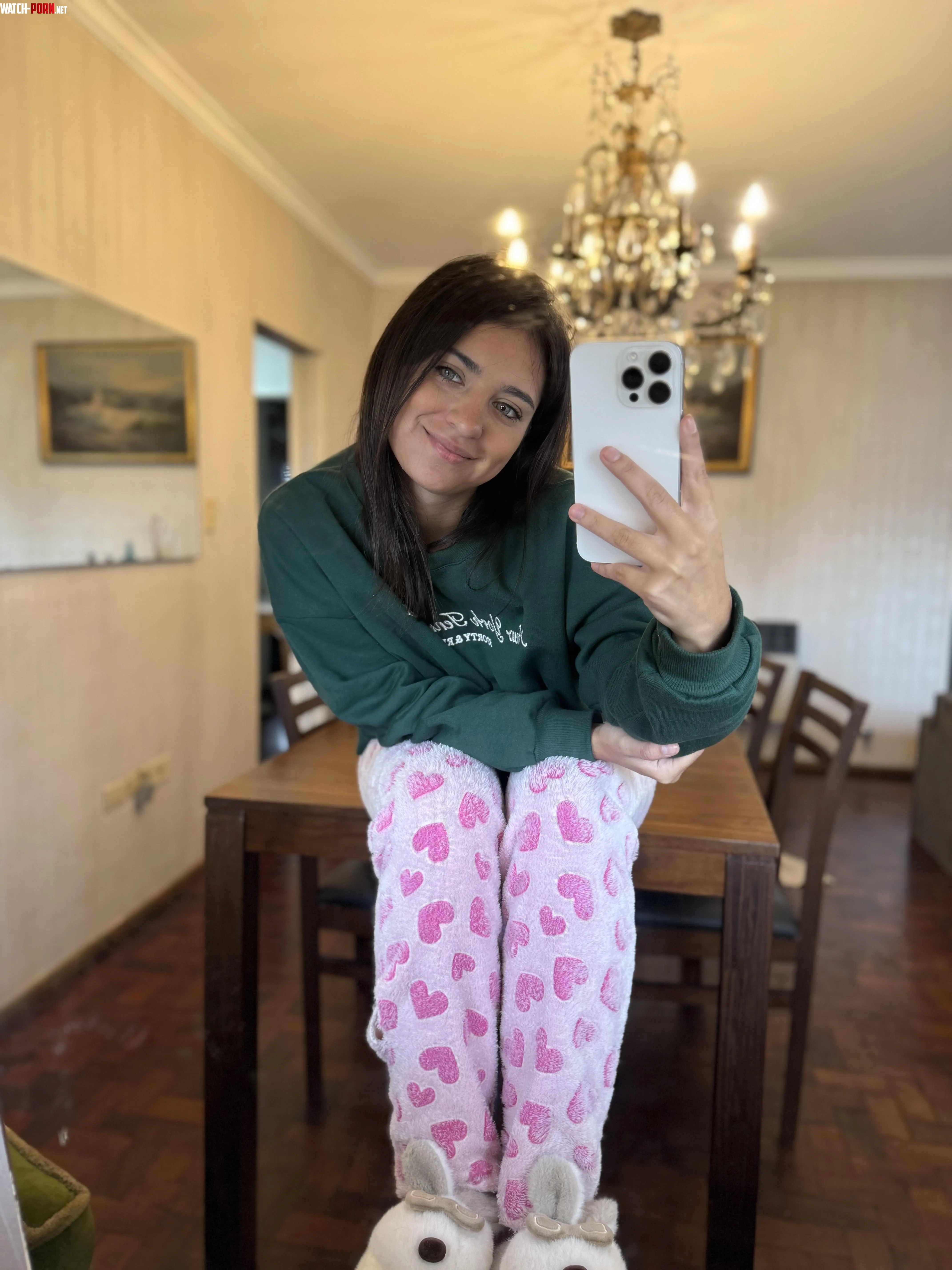 Are you into flirty brunettes like me, sweetie? by pinkloviing