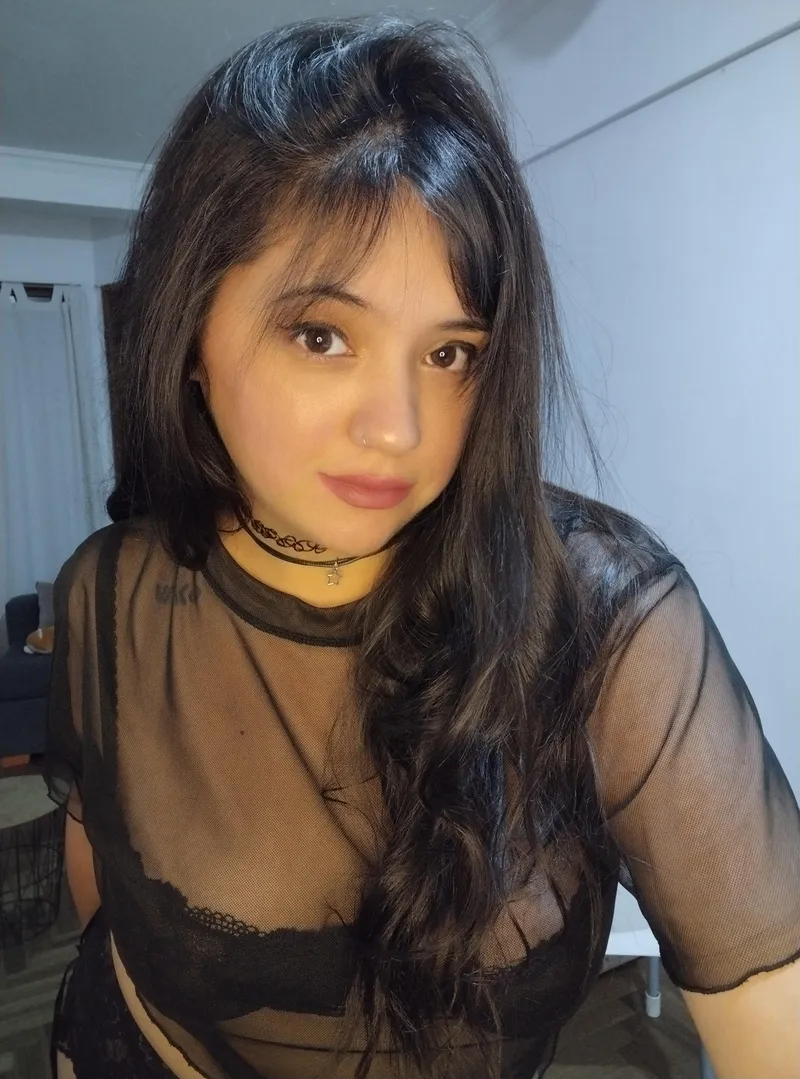 Thumbnail hale8766 Extends an Invitation: 'Come Taste Me'