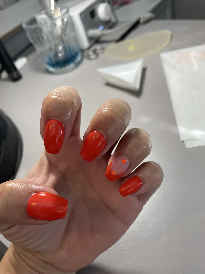 Thumbnail Wife's Nail Selfie - Icy_Run_6738's Personal Touch in nailFetish