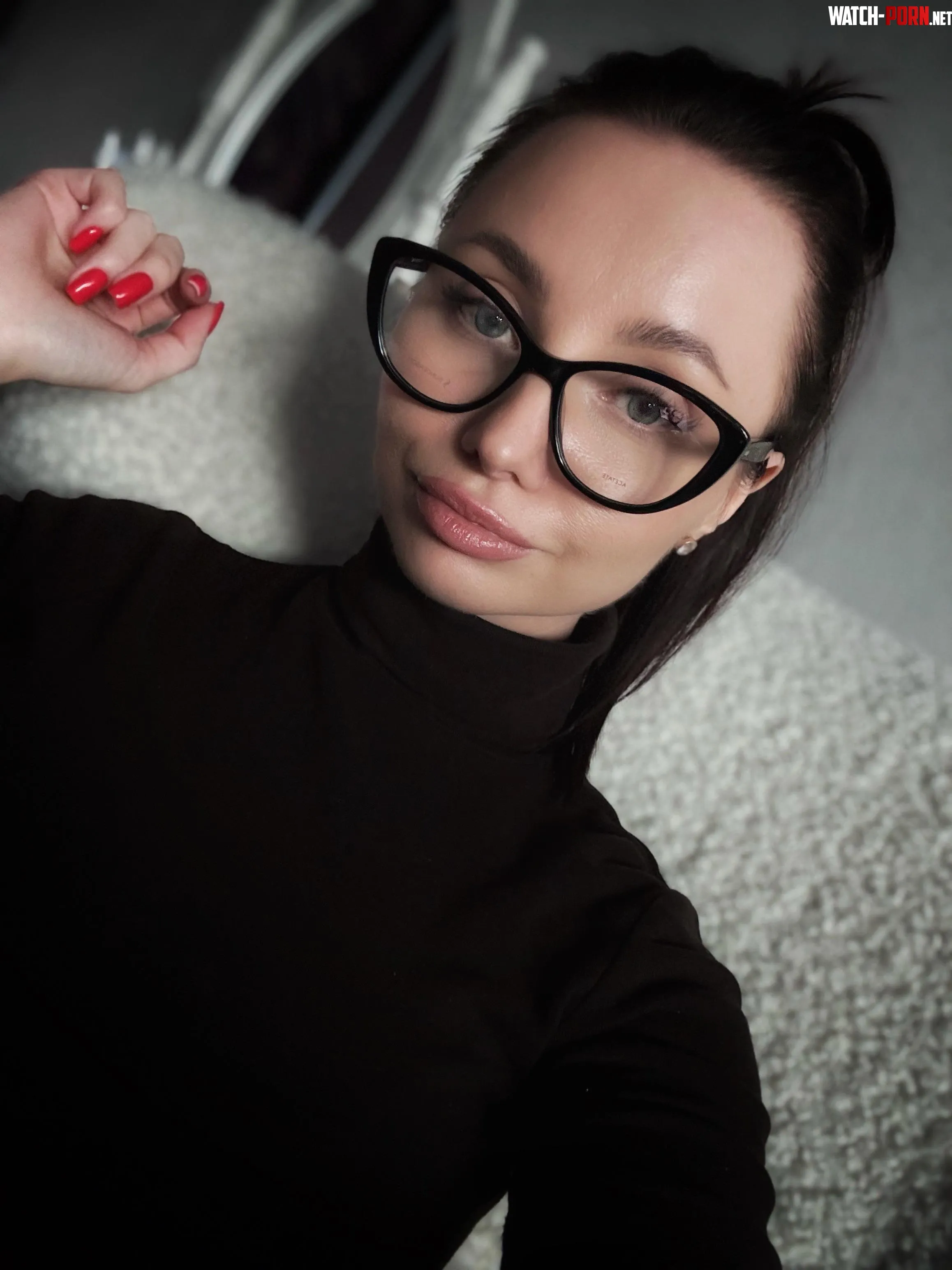 You require a secretary? by Miffolka