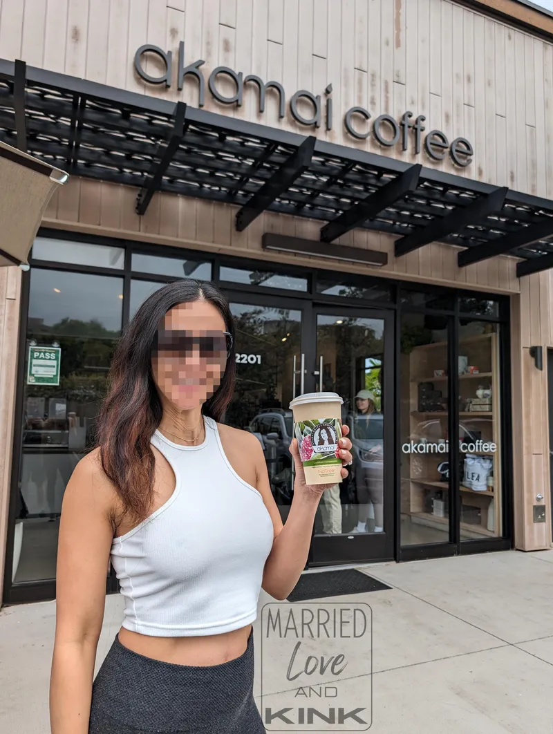 Thumbnail MarriedLoveAndKink's Braless Charm and Caffeine Agony