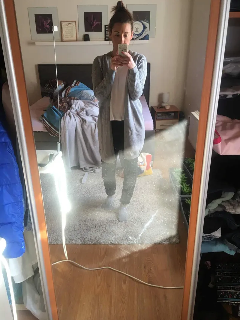 Thumbnail Morning Sunshine: Radiating Joy in a Mirror Selfie