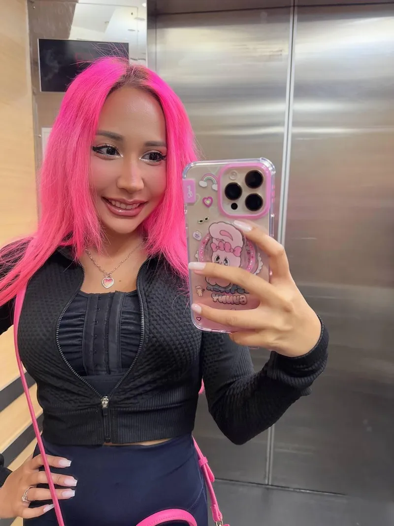 Thumbnail Pink Hair Don't Care Photos - GirlswithNeonHair Category