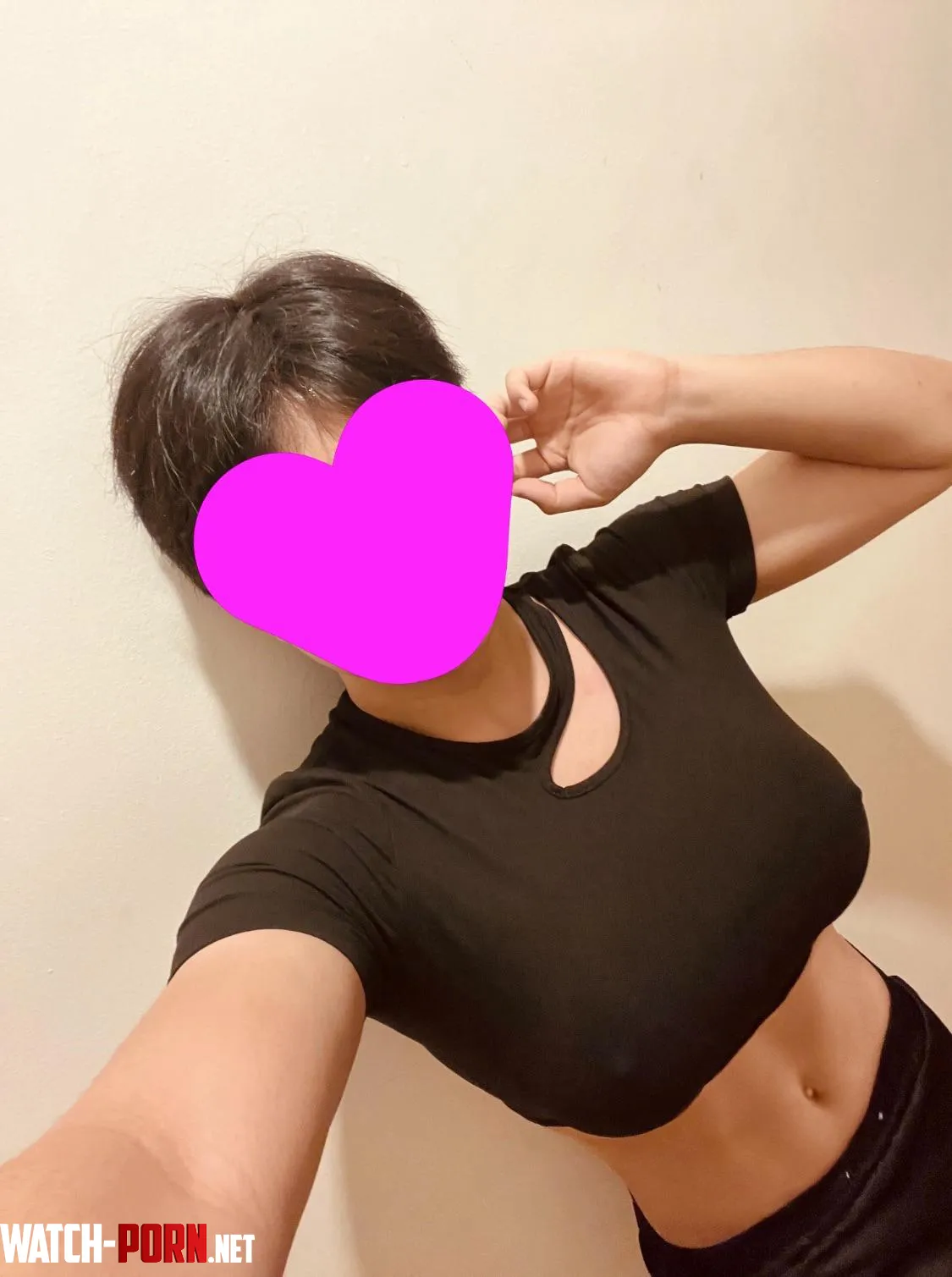 New crop top I got from the mall by Slavetobread