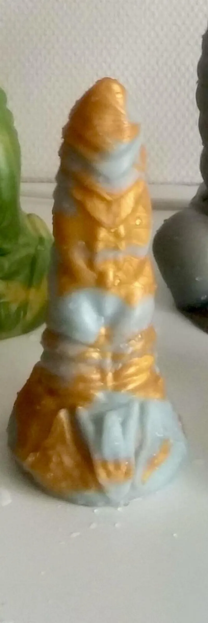 Thumbnail Help Needed: Identifying Toys in the World of BadDragon by Sirpatchy1
