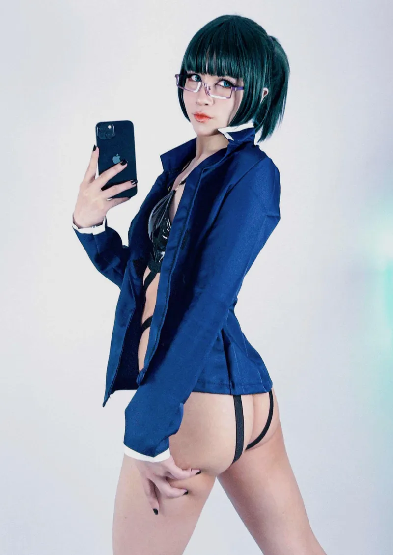 Thumbnail Dive into Maki's Cosplay Delight with StarSthormy