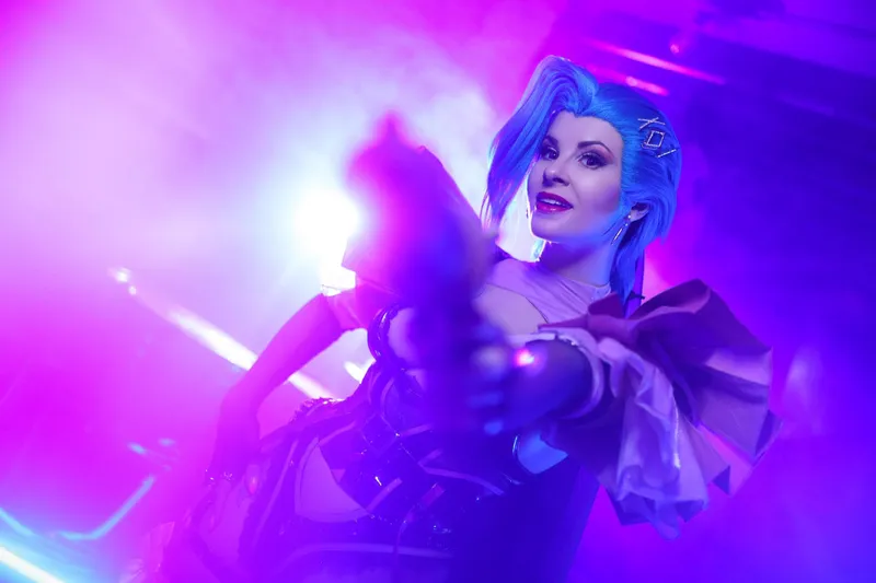 Thumbnail Jinx's Arcane Transformation: Cosplay by Yuna Kairi | YunieSunshine