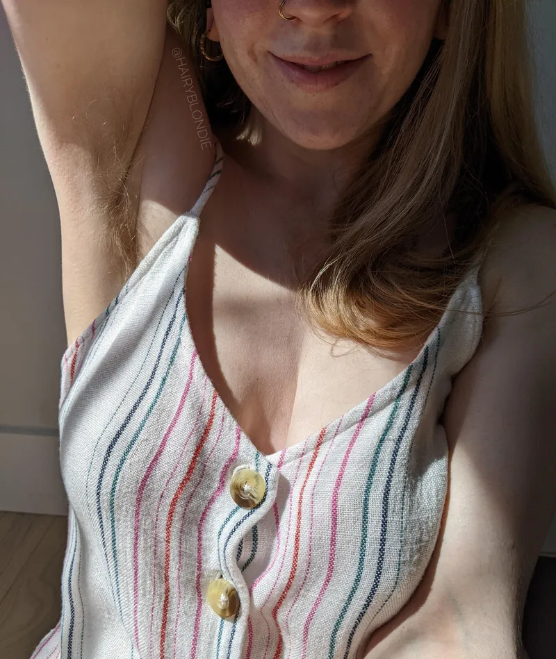Thumbnail efiwfsn's Confession: Embracing Lickable HairyArmpits sans Deodorant