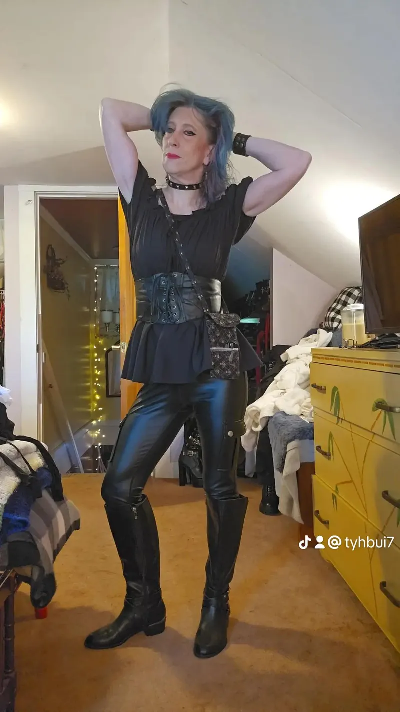 Thumbnail Stocking Up at the Bulk Store: A Tale by bootscloset | LadiesInLeather Adventures