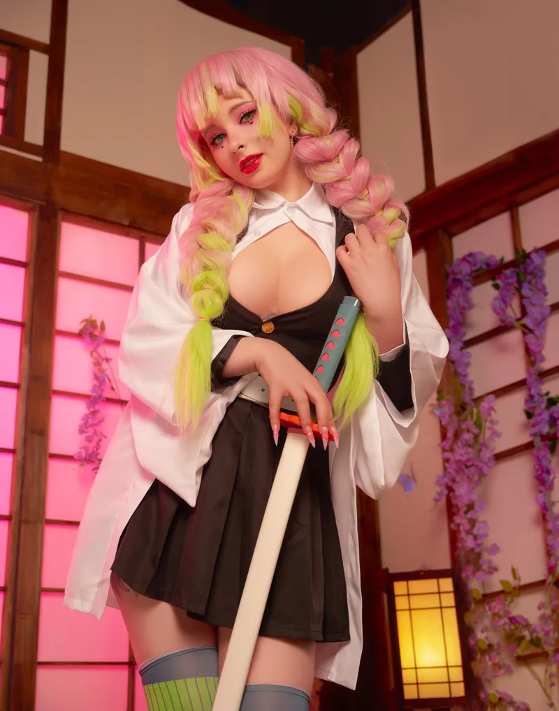 Thumbnail Torikachan Personifies Mitsuri Kanroji in Cosplaygirls World