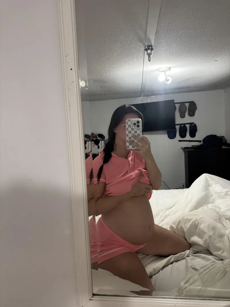 Thumbnail Embracing Fun and Fulfillment: Life as a Pregnant Petite Beauty