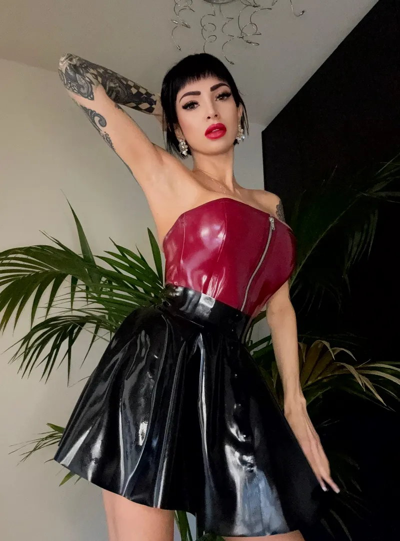 Thumbnail Fetish: Shiny Fetish Appeal - Consistent_Annie175