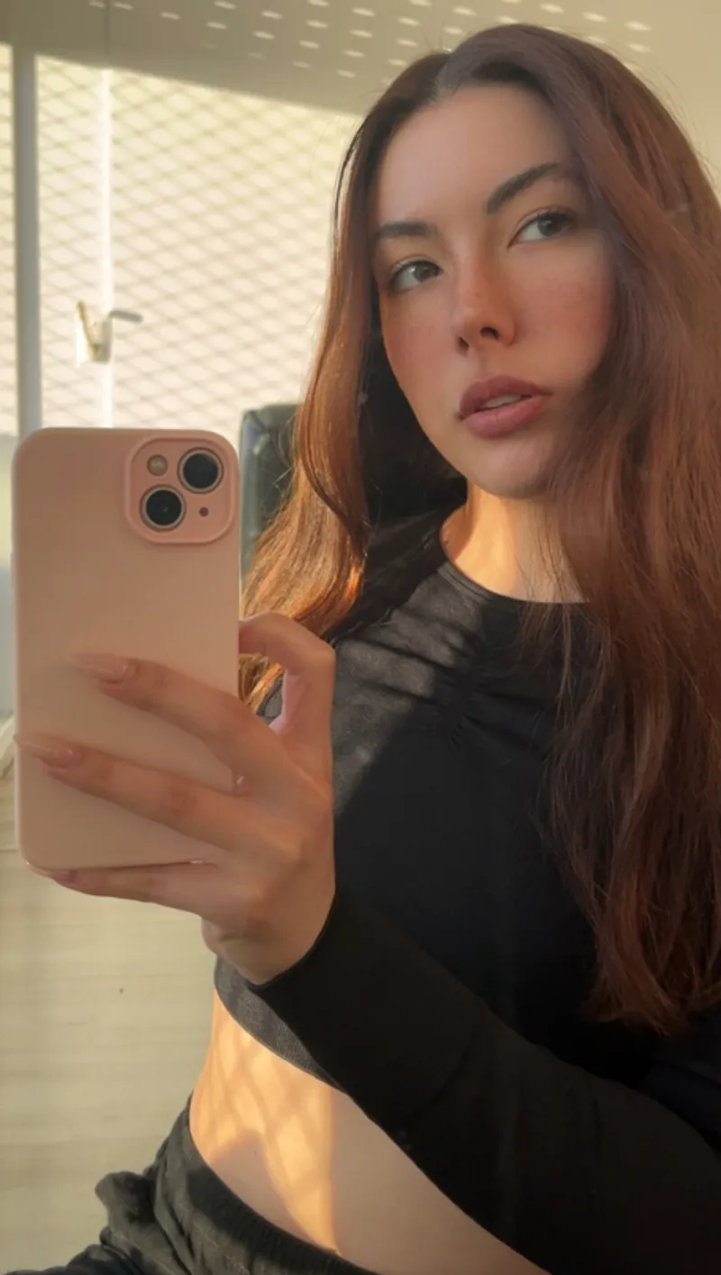 Thumbnail Sunny Selfie: Feeling Cute and Youthful at 19 by quiietpancake
