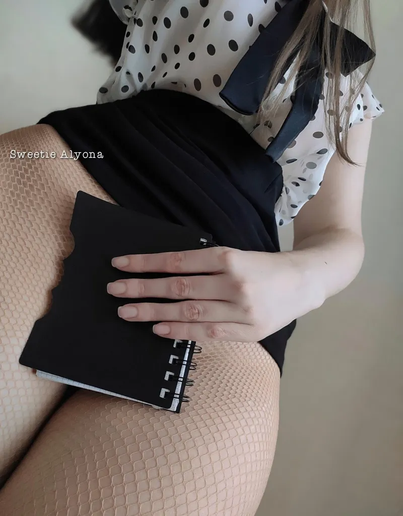 Thumbnail SweetieAlyona's Plans for the Day: A Boss's Perspective