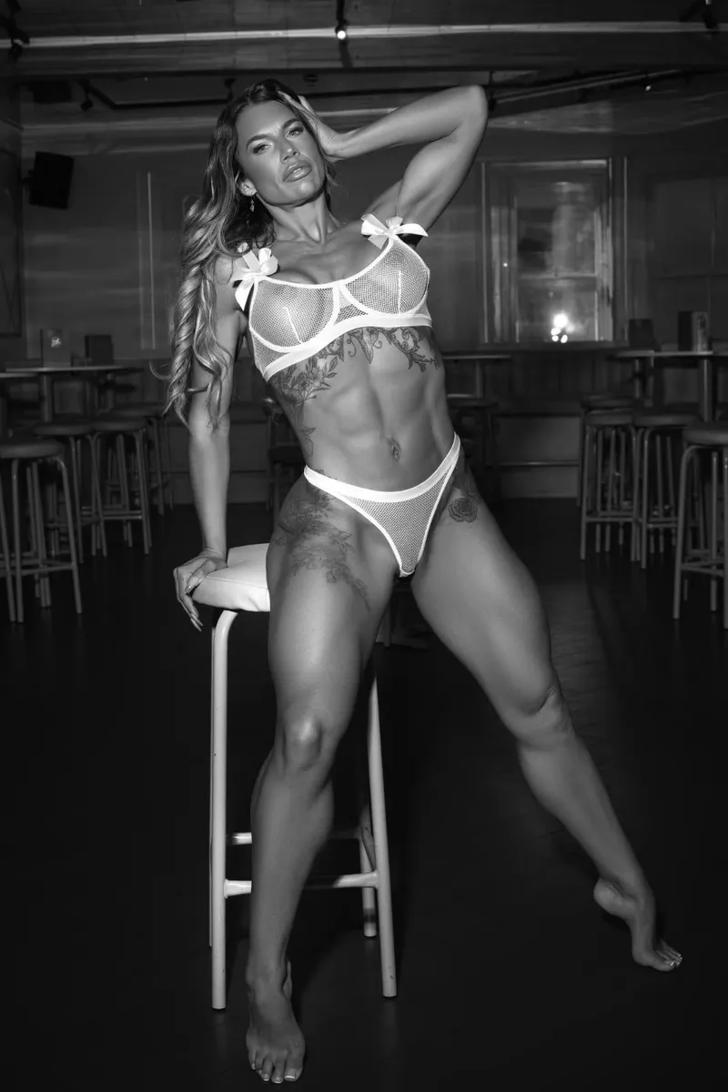 Thumbnail Ariel Mermiss: A Remarkable Beauty in fbb_NSFW