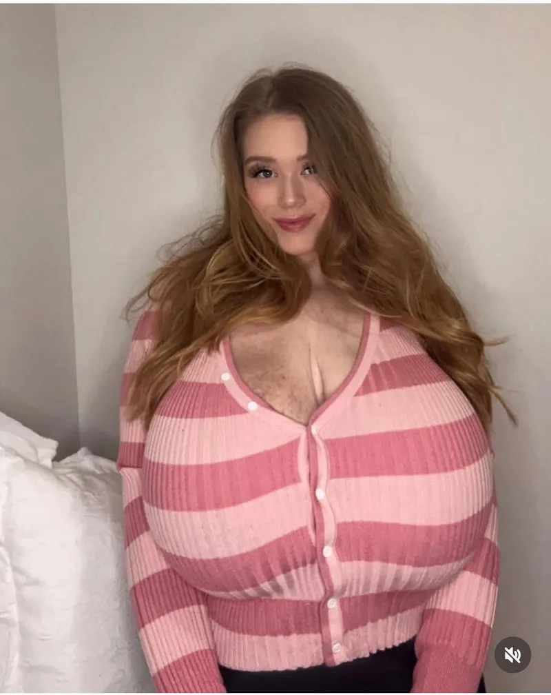 Thumbnail Secondaccount120's Buttoned-Up Charm on 2busty2hide