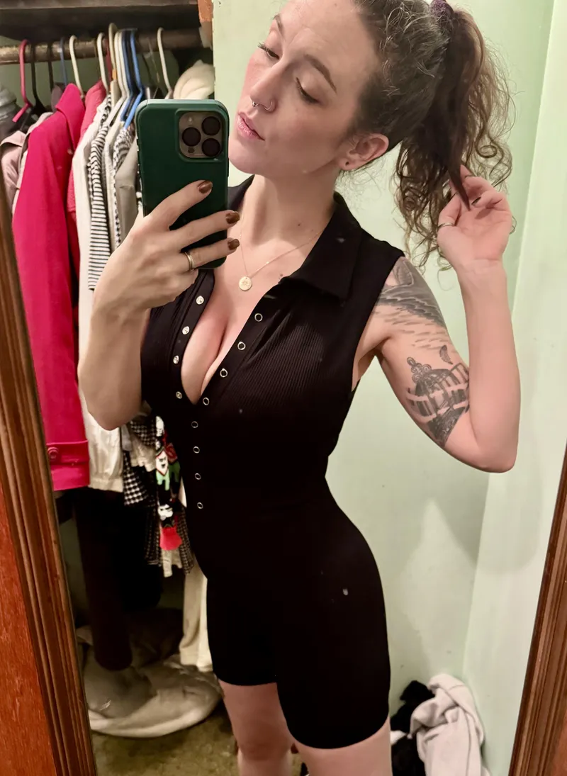 Thumbnail Height Illusion With Cleavage - Beascoffee_and_t | cleavage