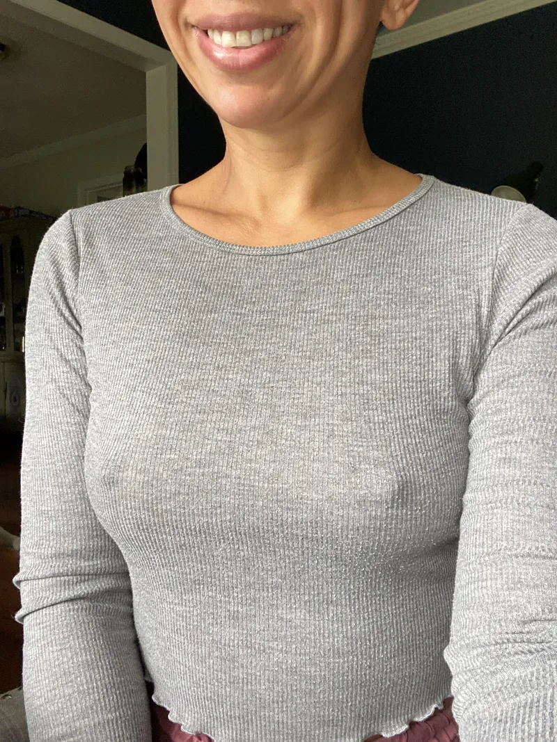 Thumbnail Braless Indulgence: Pizza Pickup with Mistress_Yara - Friday Night In!
