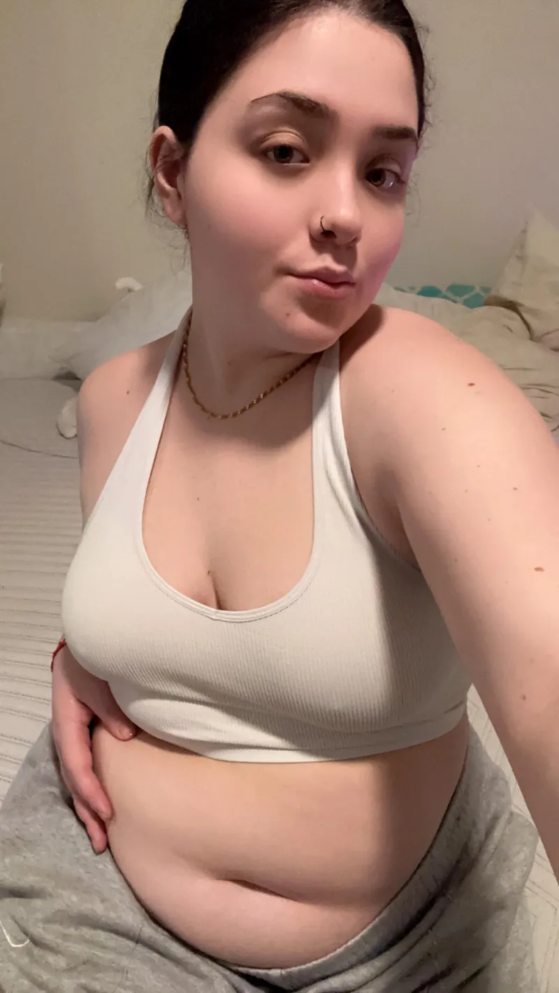 Thumbnail curvychloe1's Display of a Heavy Belly - A Sensual Revelation | Stuffers Category