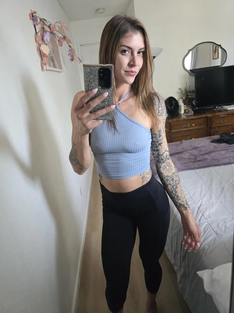 Thumbnail Braless Beauty: Inkedabby Says It's OK If You Stare - Dive In!