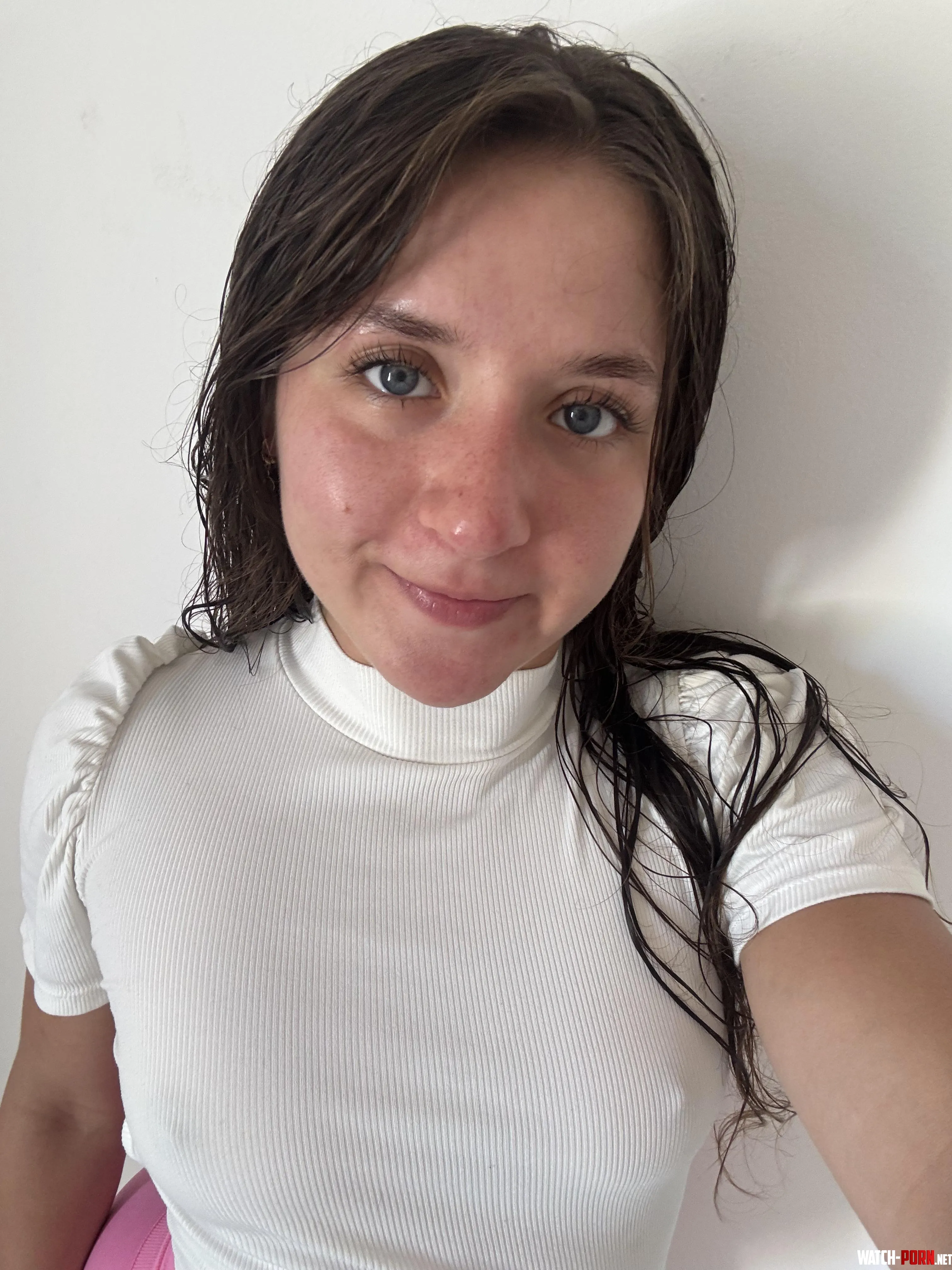 I think white was the wrong choice for today’s top… by Lovelivee