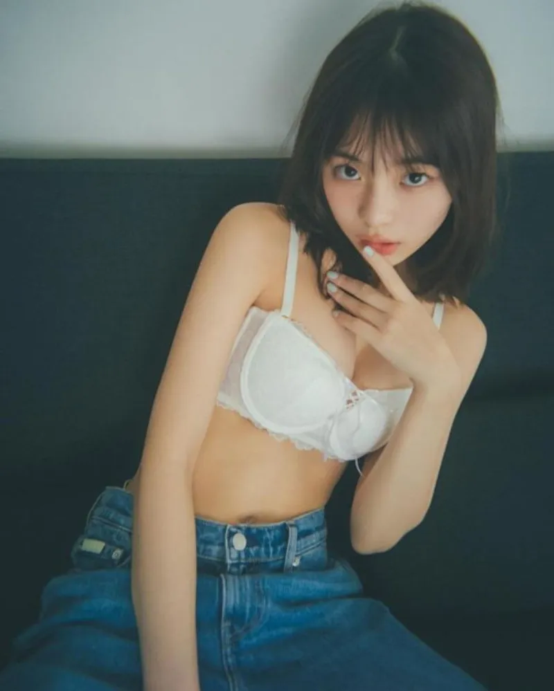 Thumbnail Hina Kikuchi 菊地姫奈: An Insightful Guide by yuuki-ichinose