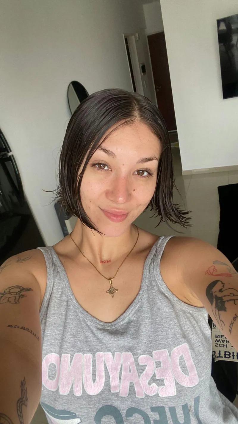 Thumbnail Short Hair Girls Just Vibe Different :) by No-Astronaut-8118 | Shorthairchicks Category