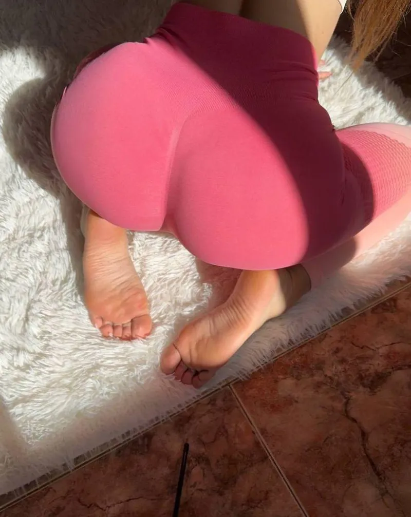 Thumbnail Dive into YogaPants Paradise with ur_sexy_milf