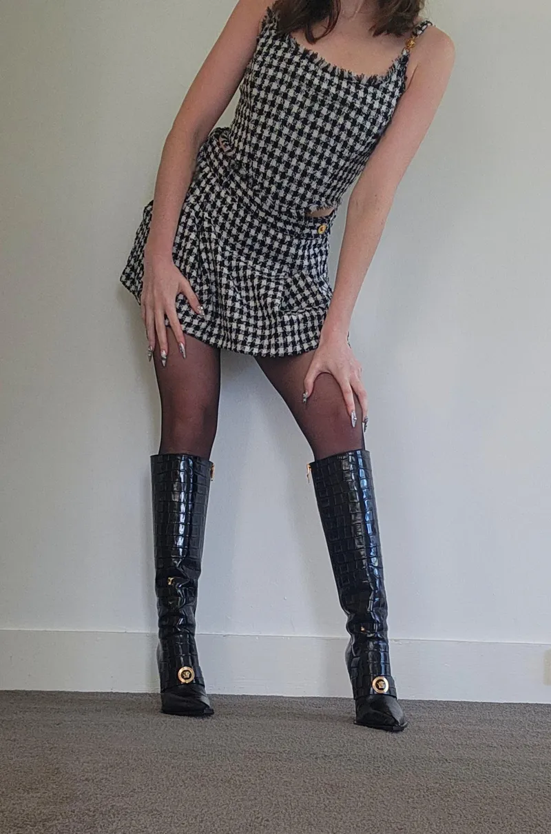 Thumbnail Versatile Nail Appeal: Alt_Goddess_X's Stylish Show | Alt_Goddess_X