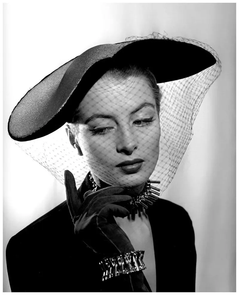 Thumbnail Elegant Charm: Capucine's Intriguing Identity | bil-sabab