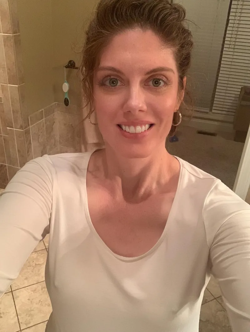 Thumbnail Busty Brooke Ready for Bedtime | Pokies Peek