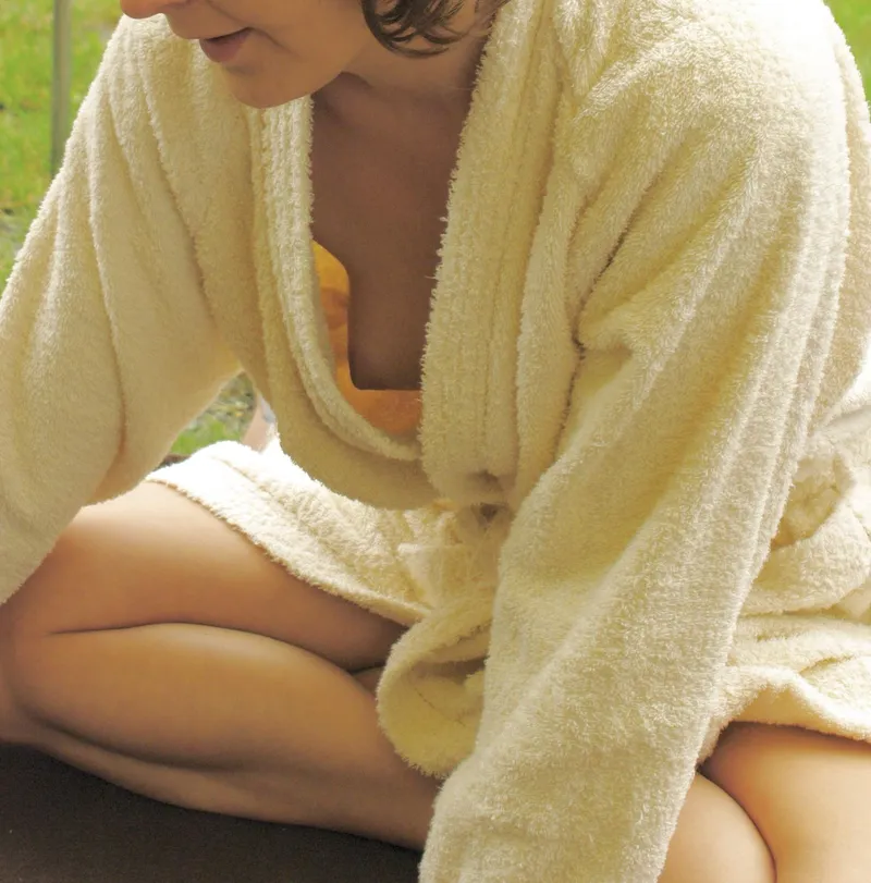 Thumbnail Friends Caught a Peek: wewanttosharepics069's Story in Downblouse