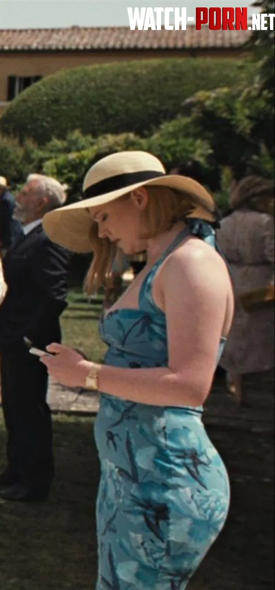 Sarah Snook by Professional_Stick45
