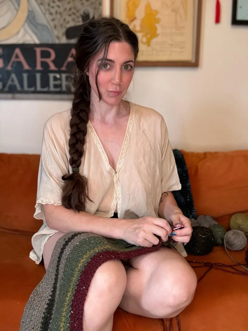 Thumbnail The Real Life of a Regular Mom on Instagram Hotties