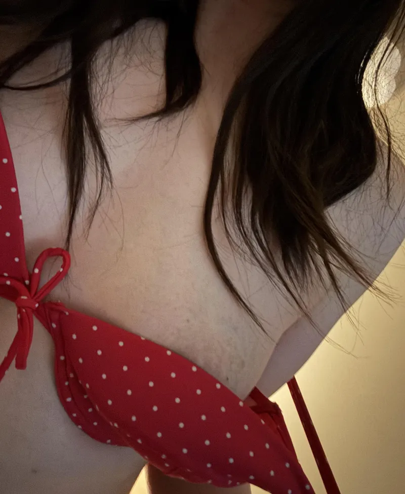 Thumbnail Sensual Desire: Renniha's Intimate Invitation
