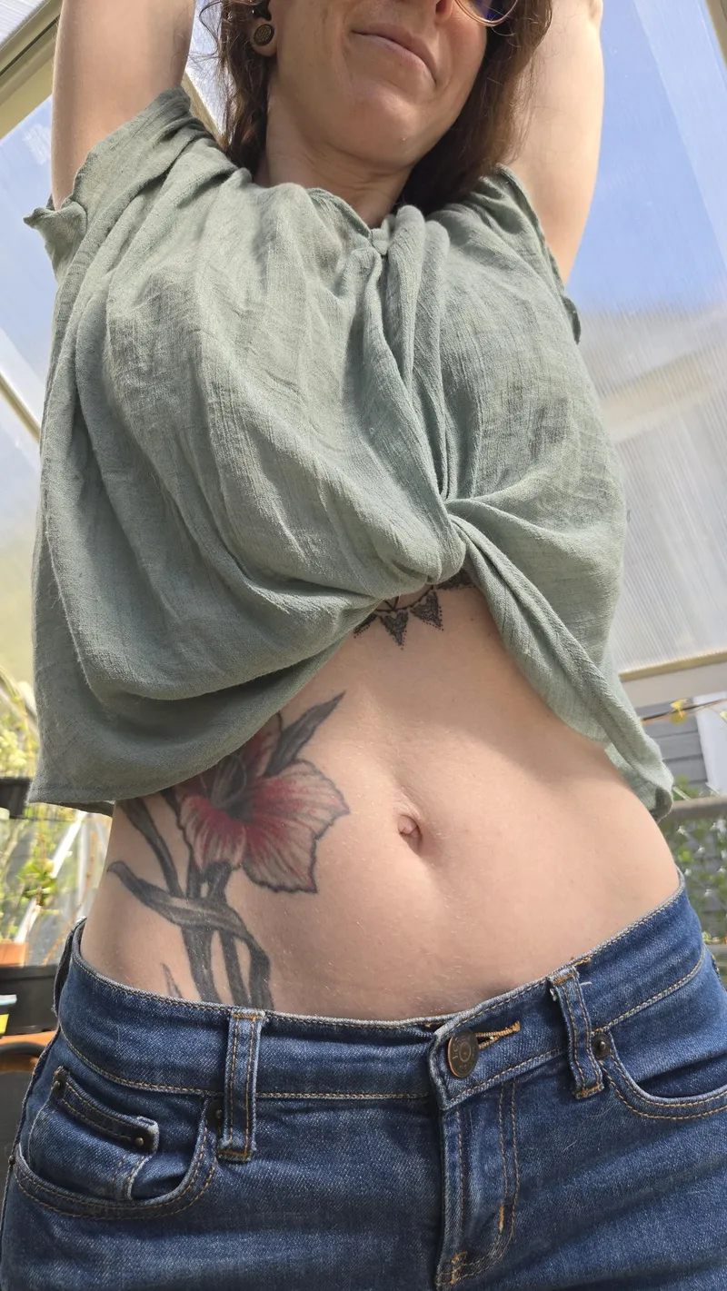 Thumbnail Chic and Casual: Embrace a Day in Crop Top and Jeans by morningg-sun