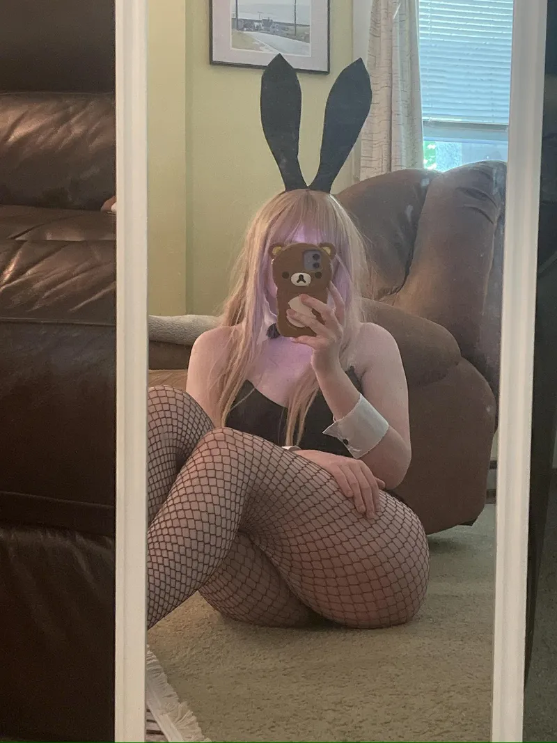 Thumbnail Seductive Bunny Mai Senpai: A Cosplay Spectacle | petiteschoolgirlxo