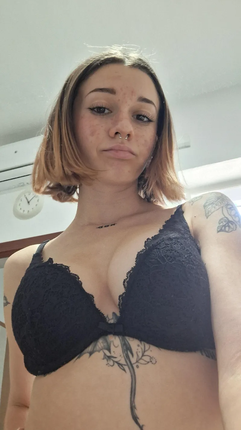 Thumbnail Stylish Short Hair: A Bold Statement by Bbbellaxx | shorthairchicks