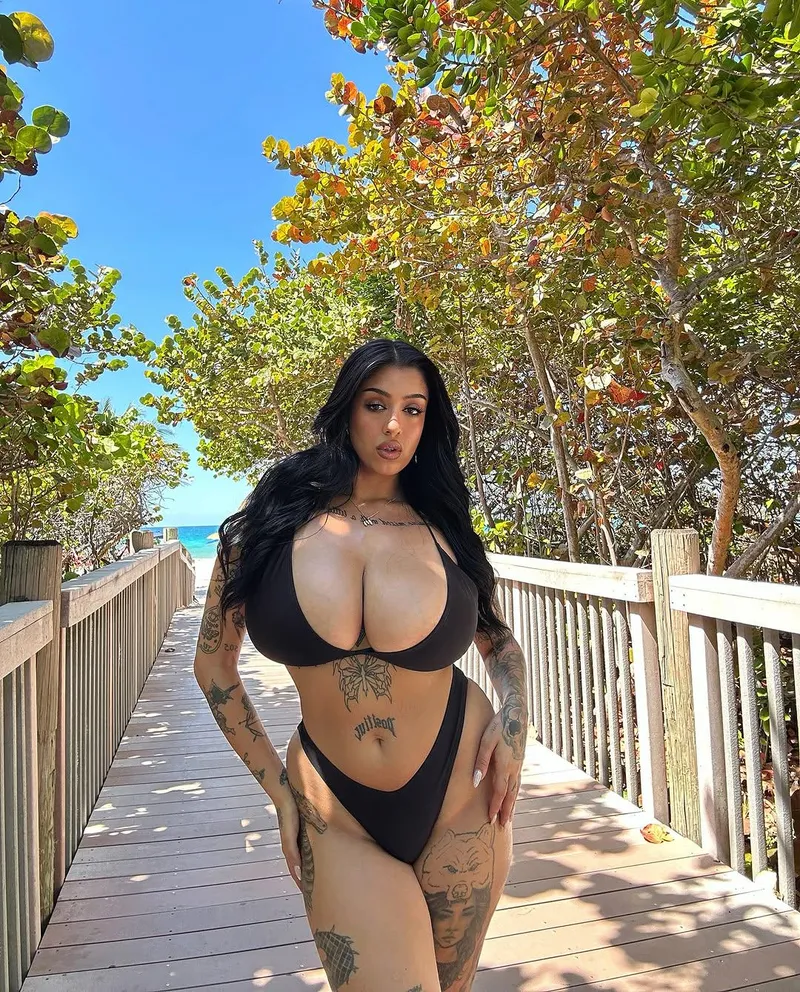 Thumbnail Gud Lawd: A Beachside Temptation | JacAxe69