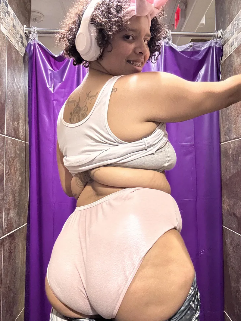 Thumbnail Enjoying Post-Workout Vibes | SweatyGirls Community