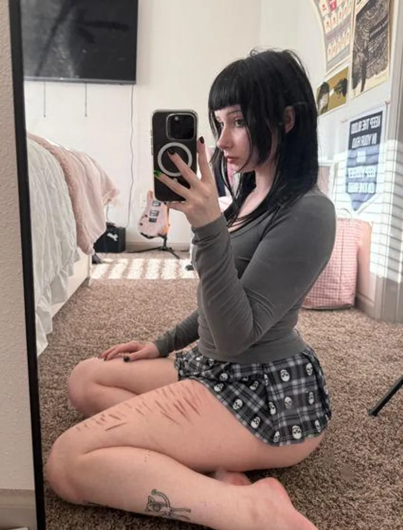Thumbnail DefeatTheL0w: Urging for Your Face Between Her Thick Thighs