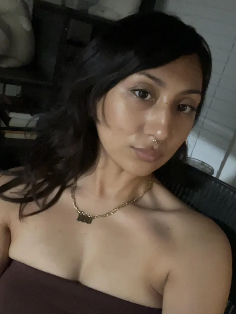 Thumbnail Unraveling Llilagrey's Allure on Instagram Hotties