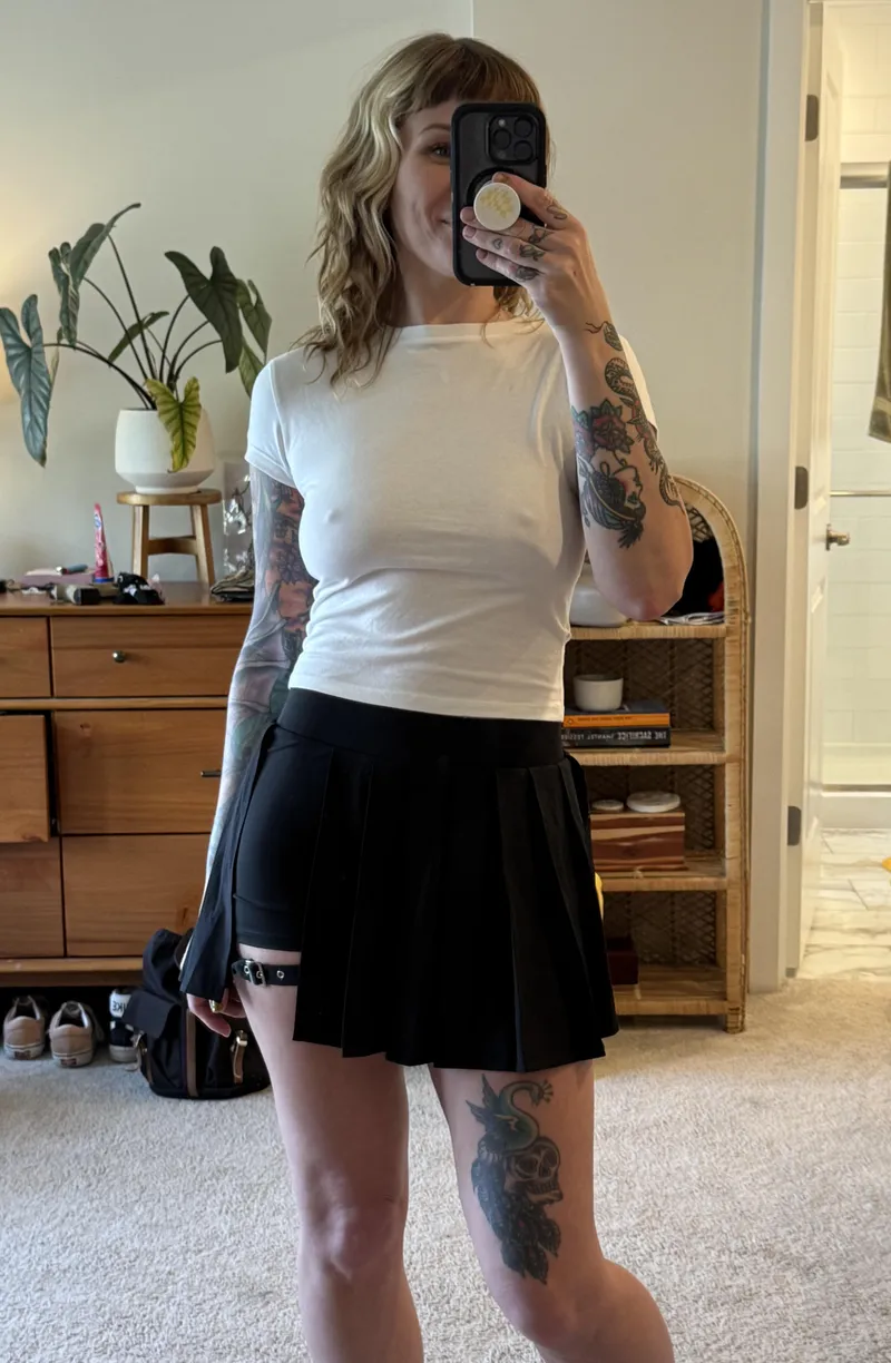 Thumbnail *Patiently Waiting Braless: Homecoming* - inkedabby