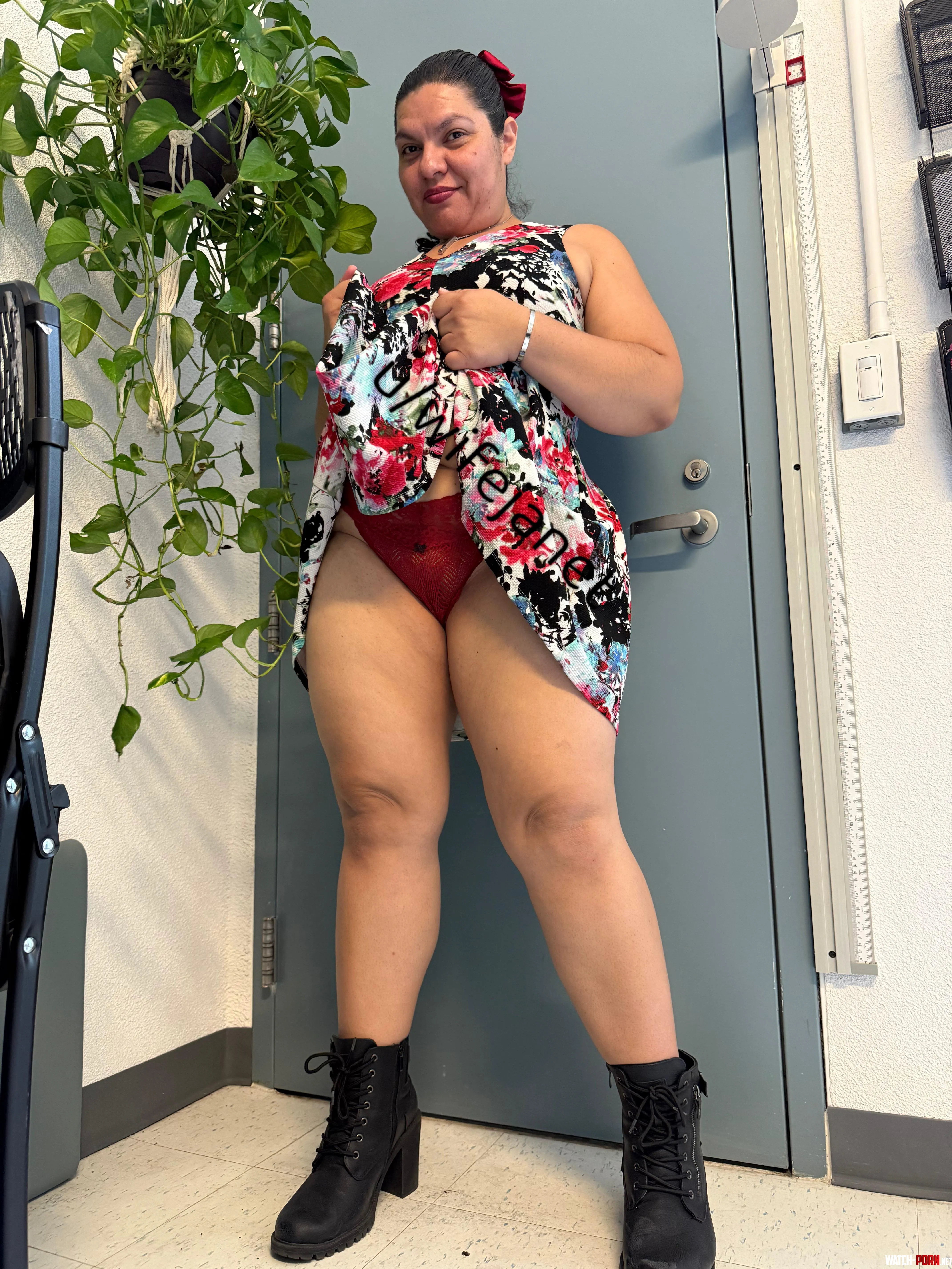 Do you like milf panty pics while I'm at work? by WifeJanet