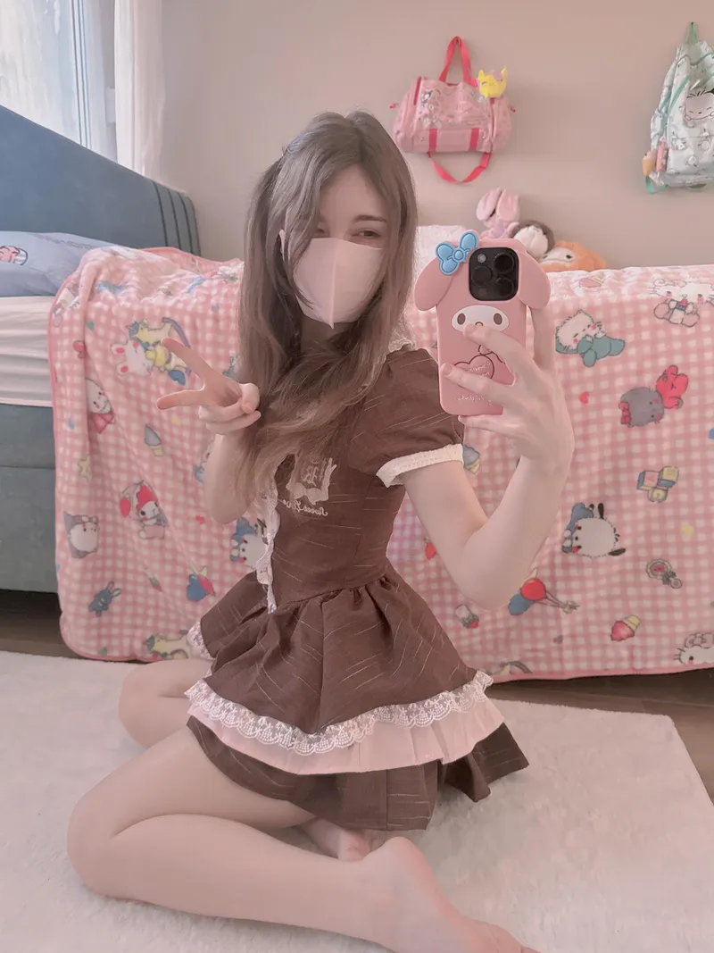Thumbnail Exploding Depths: SkinnyMandyy's LegalTeens Depths