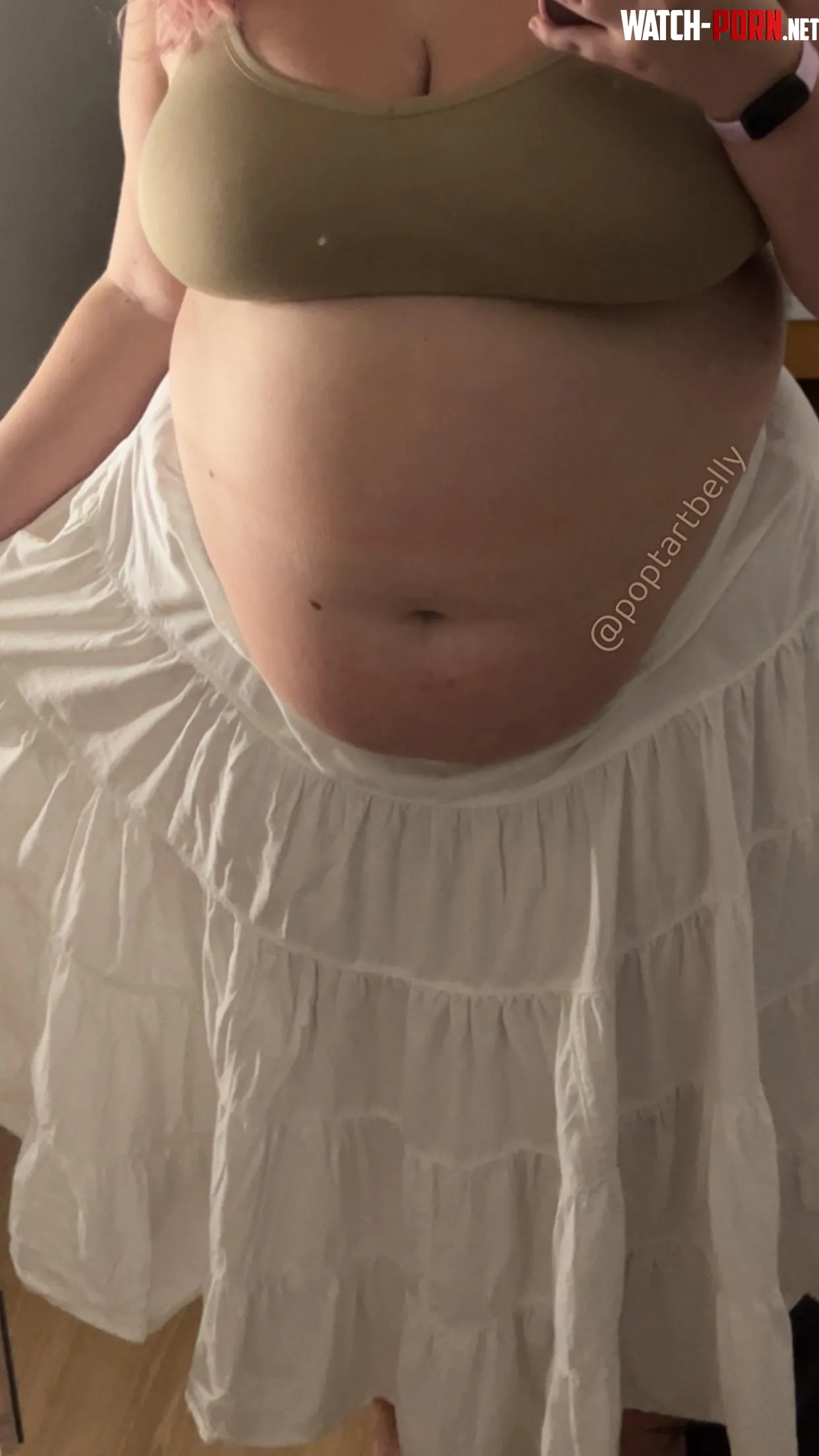 Should I let my belly hang out of my skirt?😍 by Poptartbelly