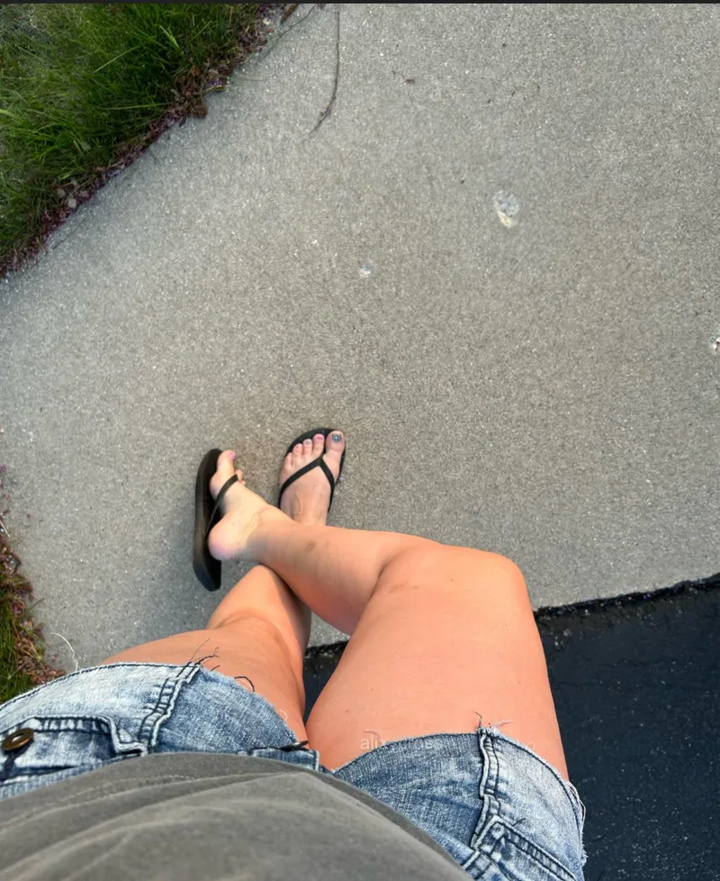 Thumbnail alix_cross Shows Off Long Tan Legs in Public Adventure