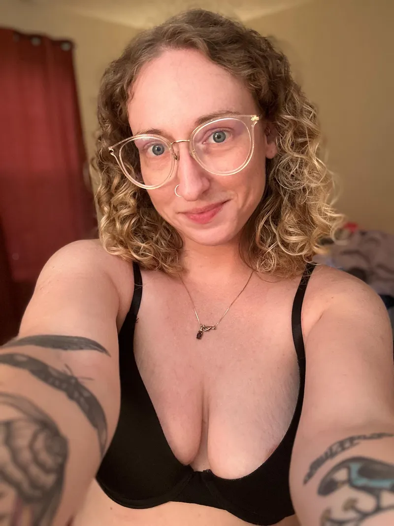 Thumbnail An Invitation for Adventure: curly_girly69's Story | GirlswithGlasses