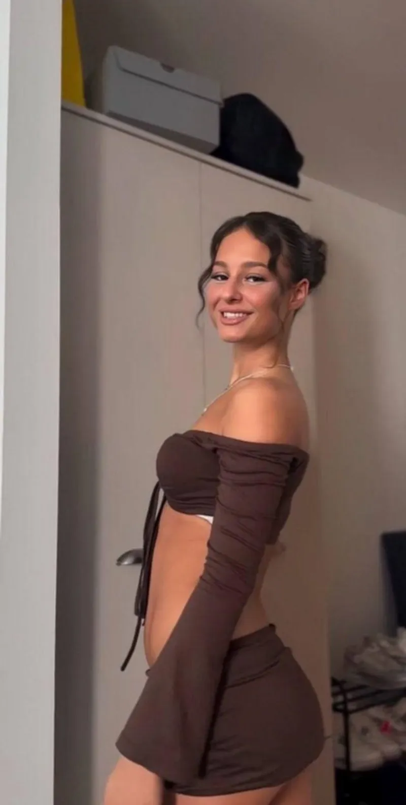 Thumbnail Livid-Point6713's Cordial Croptop Greeting