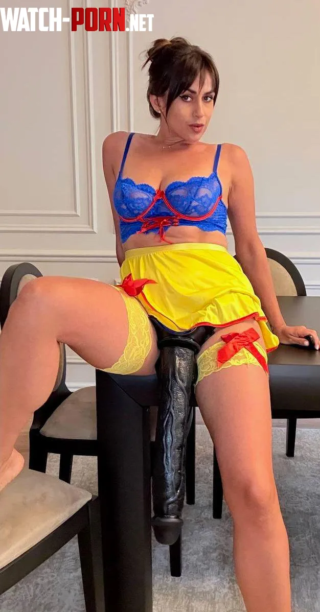 Girls with big straps look cuter❤️ by YasminYield